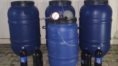 İzmir’de 900 litre kaçak içki ele geçirildi
