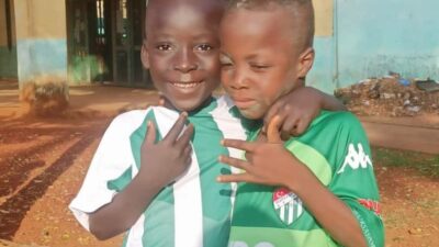 Mutluluk Bursaspor forması giyer… Yeşil beyaz arma Gine’de…