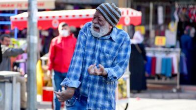 Tiyatro sanatçısı dilenci kılığına girdi!