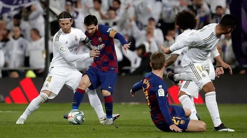 Barcelona'nın kapısında alacaklılar belirdi ancak borçlar ödenemiyor. Sporcular 190 milyon