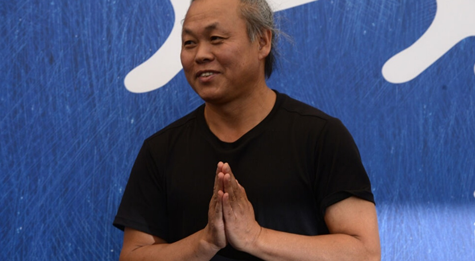 Ünlü yönetmen Covid-19 nedeniyle hayatını kaybetti