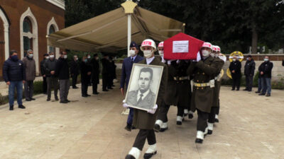 Eski Sağlık Bakanı’nın cenazesi Bursa’da toprağa verildi