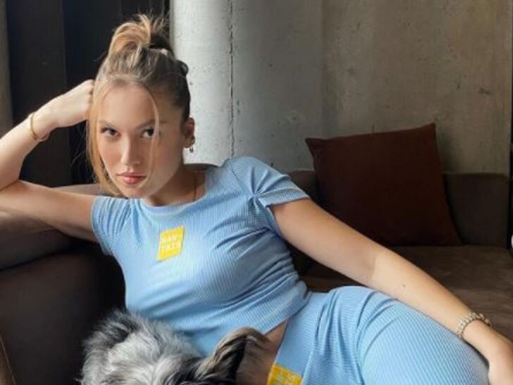 Duygu Özaslan’ın taytlı pozu olay oldu! Duygu Özaslan’ın taytlı pozu olay oldu!