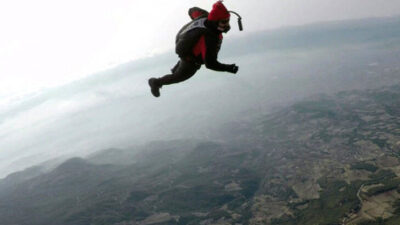 Hayko Cepkin Pamukkale’de balondan paraşütle atladı