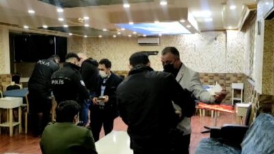 Kumar oynarken yakalandılar, ‘cenazemiz vardı’ dediler