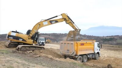 Halhalca Mahallesi’ne yeni futbol sahası kazandırılıyor