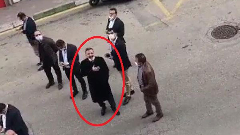 Bursa Emniyet Müdürü ile vatandaş arasında tebessüm ettiren diyalog