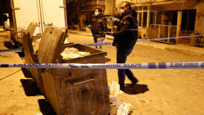 Kan donduran olay! Yeni doğmuş bebeği çöpe attılar