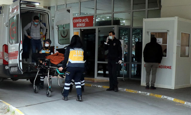 Parkta yürüyüş yapan genç kız dehşeti yaşadı