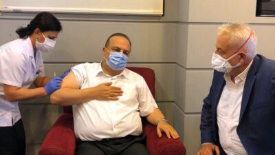 Bursa Valisi, Kovid-19 aşı çalışması için gönüllü oldu