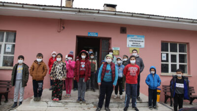 Güneybudaklar Köyü internete hasret! Şehre yakın eğitime ‘uzak’