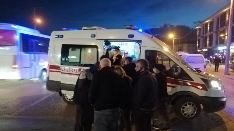  Bursa'nın İnegöl ilçesinde kamyonetle çarpışan motosikletin sürücüsü yaralandı.
