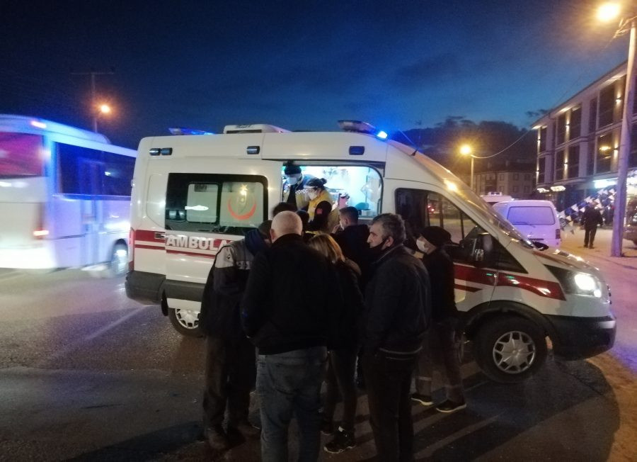 Bursa’da kamyonetle çarpışan motosikletin sürücüsü yaralandı