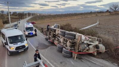 Bursa’da beton mikseri devrildi