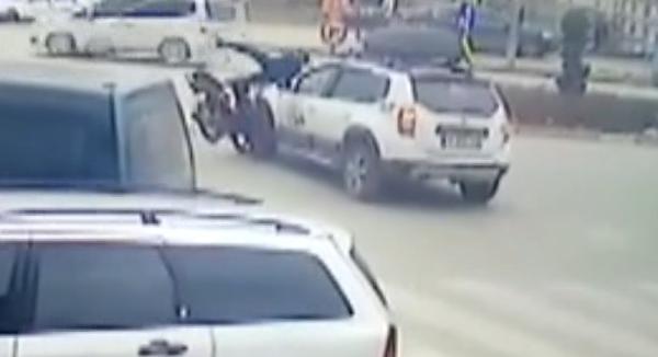 Bursa’da cip ile motosiklet çarpıştı