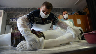 Koronavirüs cenazeleri böyle yıkanıyor! Gassallar detayları anlattı..