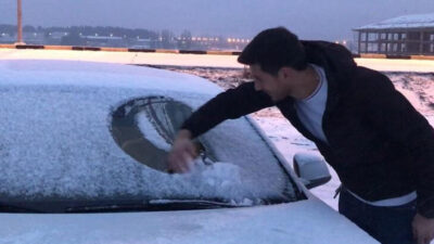 İlçe beyaza büründü! Hava sıcaklığı eksi 7 olarak ölçüldü