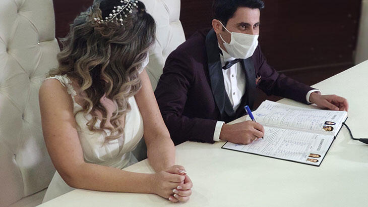 Nikahlar yeni kısıtlamalara göre kıyılmaya başlandı