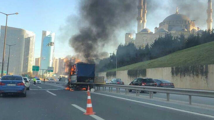 TEM’de yangın! Kamyonet alev aldı