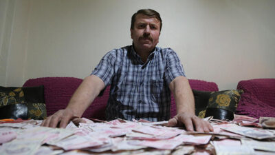 Sigarayı bırakıp çöp kovasında biriktirdi! 3 yılda toplam…