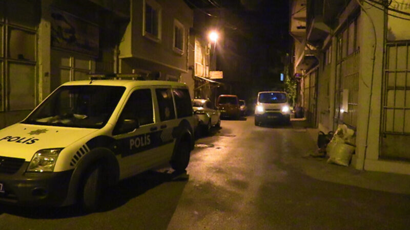  Bursa'nın merkez Osmangazi ilçesinde bir kişi evinde ölü bulundu.