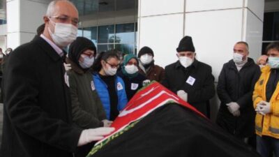 Koronavirüse yenik düşen Meral hemşireye hüzünlü veda