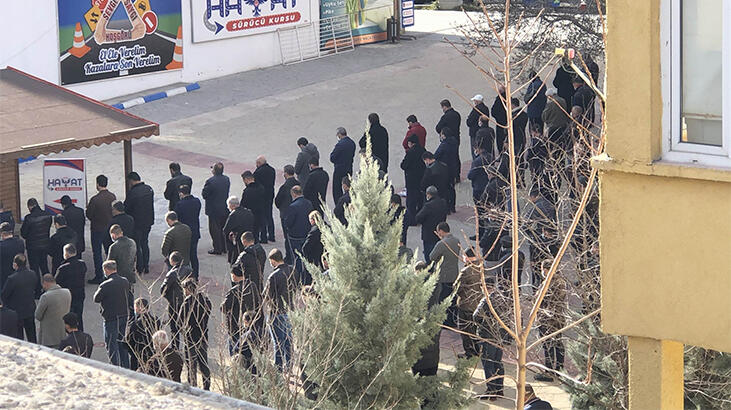 Cenaze namazında kısıtlamayı ve koronavirüsü yok saydılar