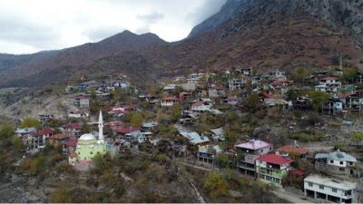 Ekmek pişirip koronavirüsü yaydılar! 72 kişi…