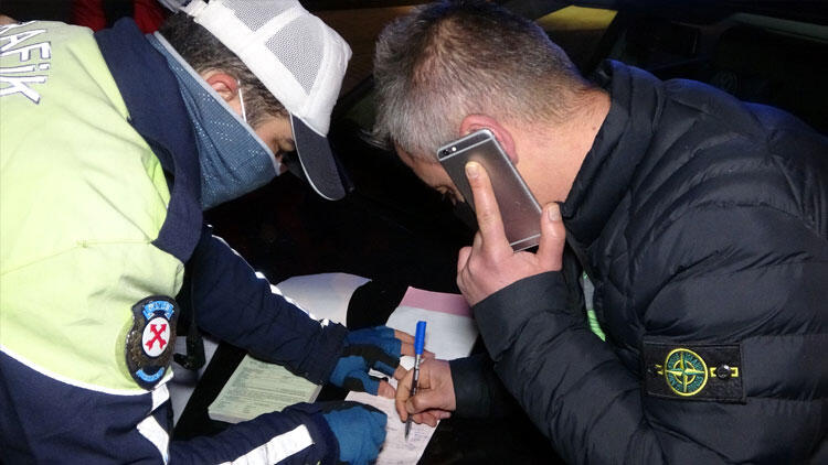 Yer: Bursa… Kısıtlamada alkollü yakalandı: ‘Aman annem duymasın’