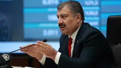 Koronavirüste çarpıcı tablo! Can kaybı artıyor vakalar hızla düşüyor