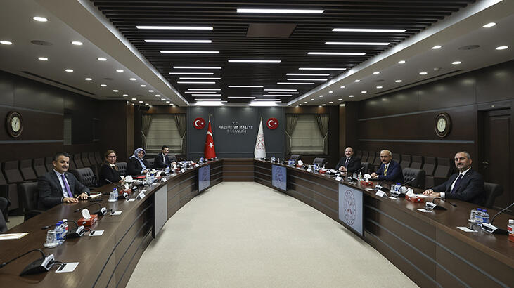 Bakan Elvan’ın ev sahipliğinde 6 bakan ile ‘ekonomi ve reform’ toplantısı