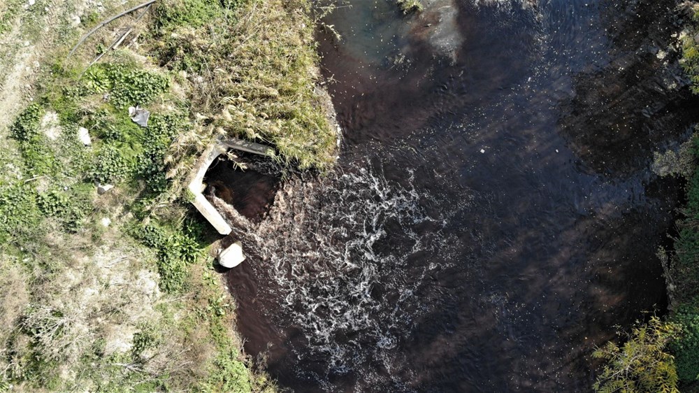 Bursa’da çiftçiler bu görüntüye isyan etti: Raporu veren içerse biz de içmeye hazırız Bursa’da çiftçiler bu görüntüye isyan etti: Raporu veren içerse biz de içmeye hazırız