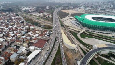 Bursa’da kısıtlama öncesi trafik yoğunluğu