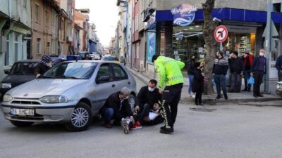 Bursa’da otomobil yayaya çarptı, meraklılar izledi