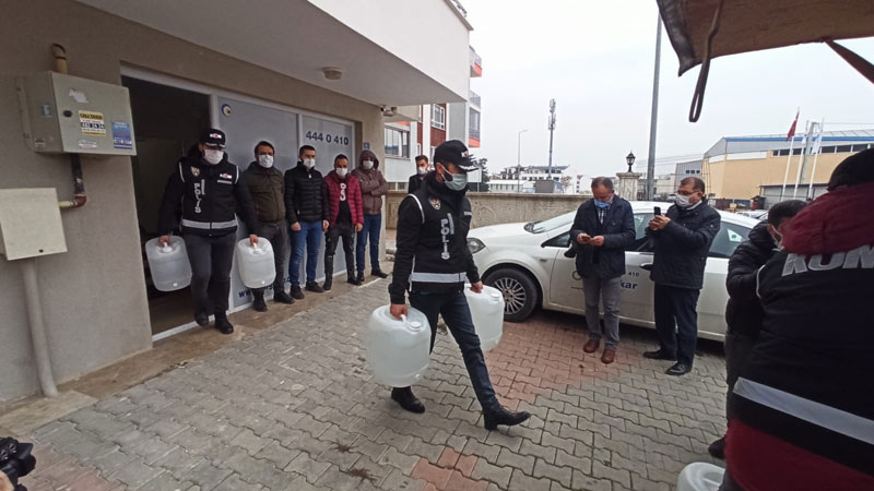 Bursa’da 1 ton sahte içki ele geçirildi