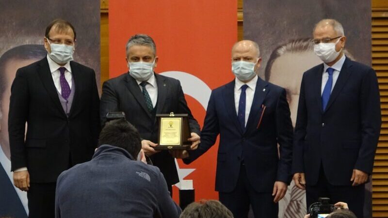 AK Parti Bursa’da devir teslim