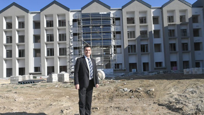 Hasta yakınları ile birlikte her gün yaklaşık 1.000 kişiye hizmet