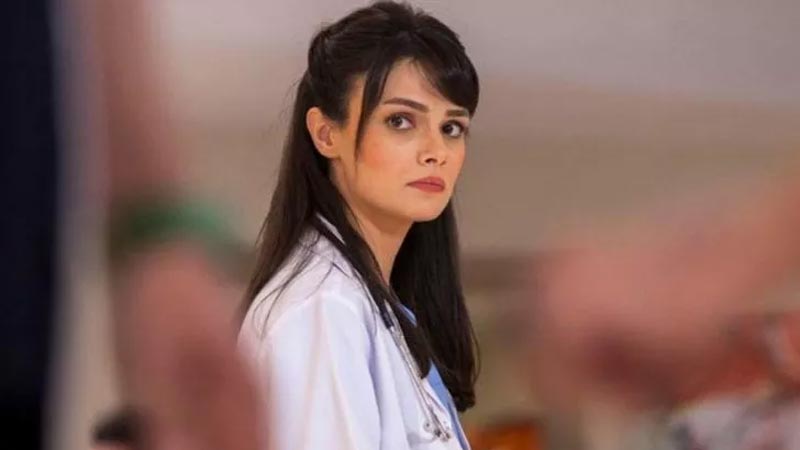 Mucize Doktor’un Nazlı’sı bakın kiminle sevgiliymiş?