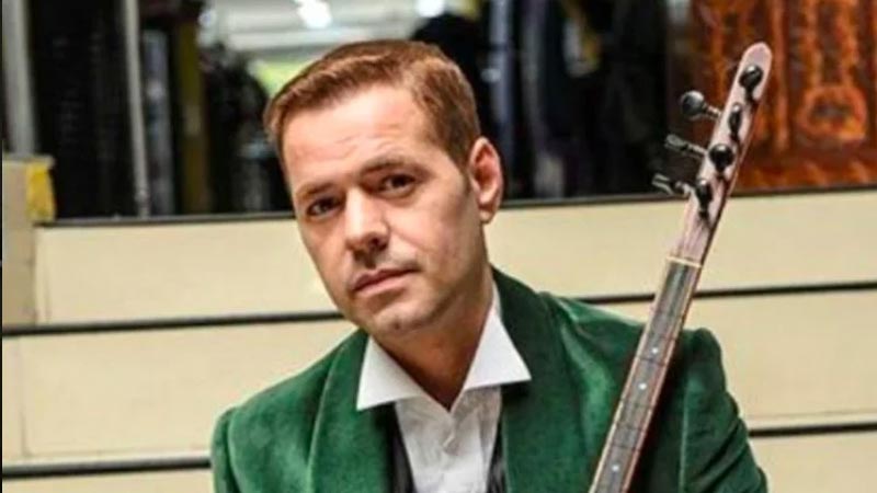 Ünlü müzisyen yoğun bakıma kaldırıldı!