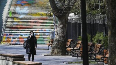 Hafta sonu sokağa çıkma yasağı var mı? (Açık olan işletmeler hangileri, kimler kısıtlamadan muaf?)