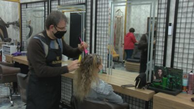 İşte 2021’in saç ve makyaj trendleri! Bursalı stilist OLAY’da açıkladı…