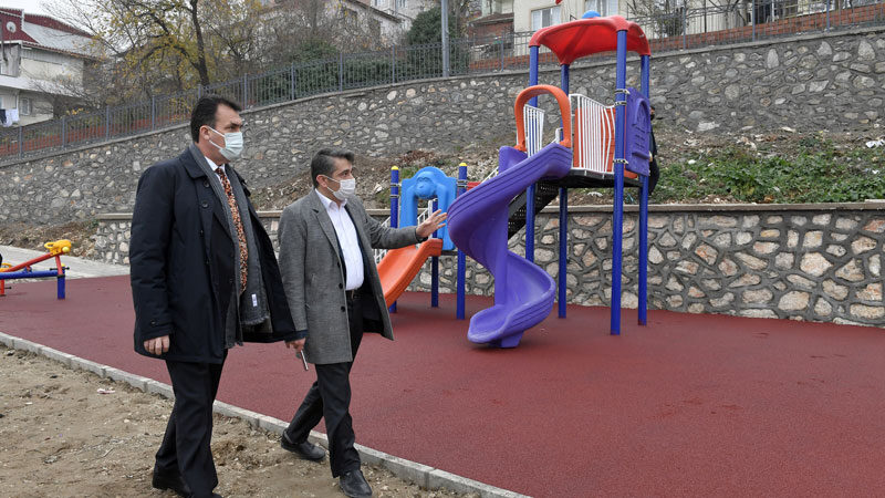 Osmangazi Belediyesi, Uludağ yamaçlarında yer alan Mollafenari Mahallesi’nde yaşayan çocuklar