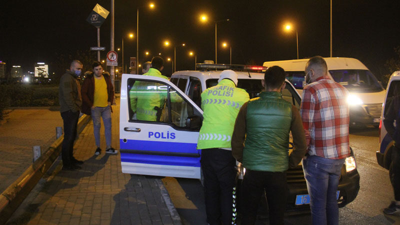 Bursa'da yeni tip koronavirüs (Kovid-19) salgınıyla mücadele kapsamında getirilen sokağa