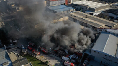 Bursa’da Organize Sanayi Bölgesi’nde depoda yangın