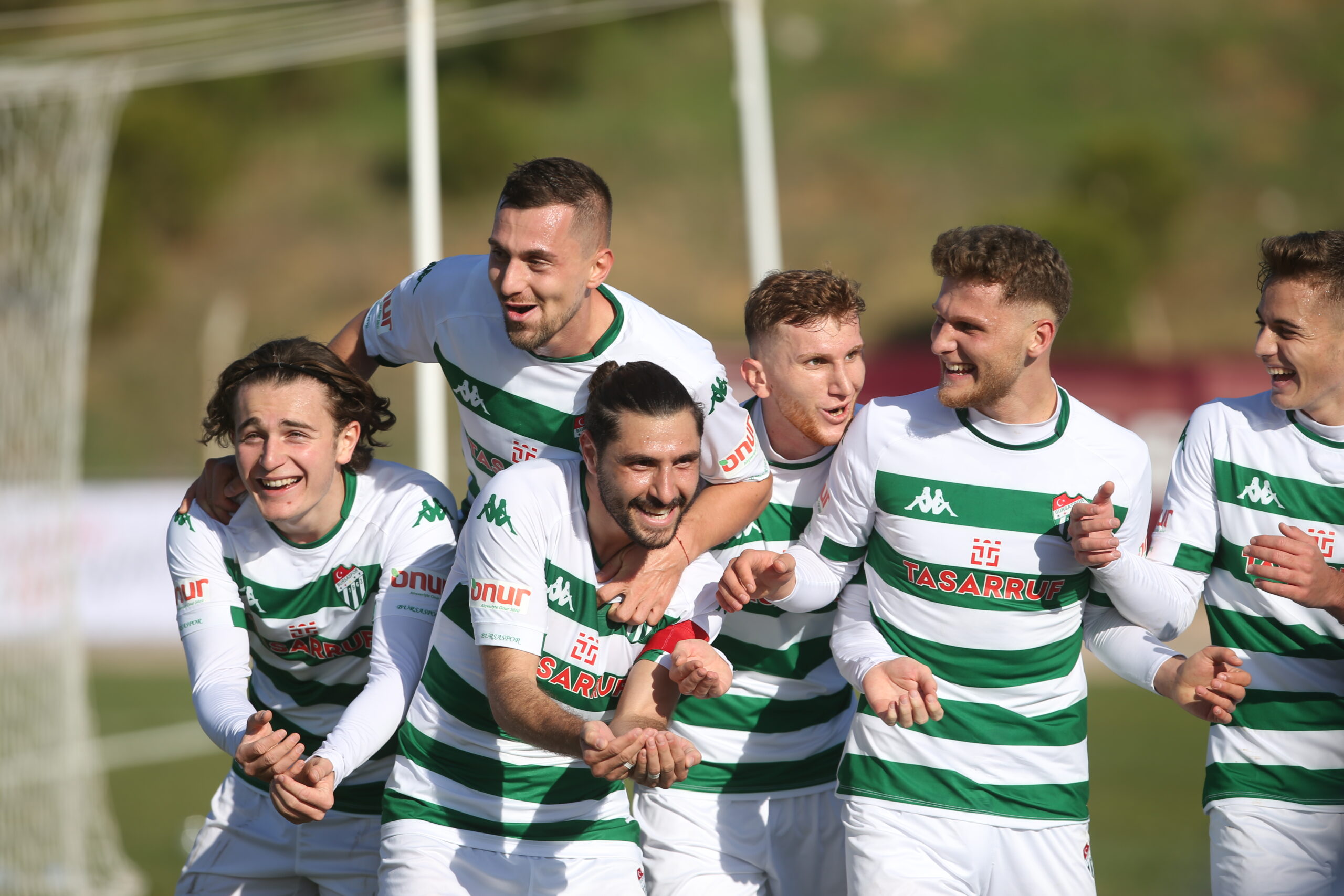 Timsah’tan ilaç gibi galibiyet! Bandırma’dan zaferle dönüyor… Timsah’tan ilaç gibi galibiyet! Bandırma’dan zaferle dönüyor…