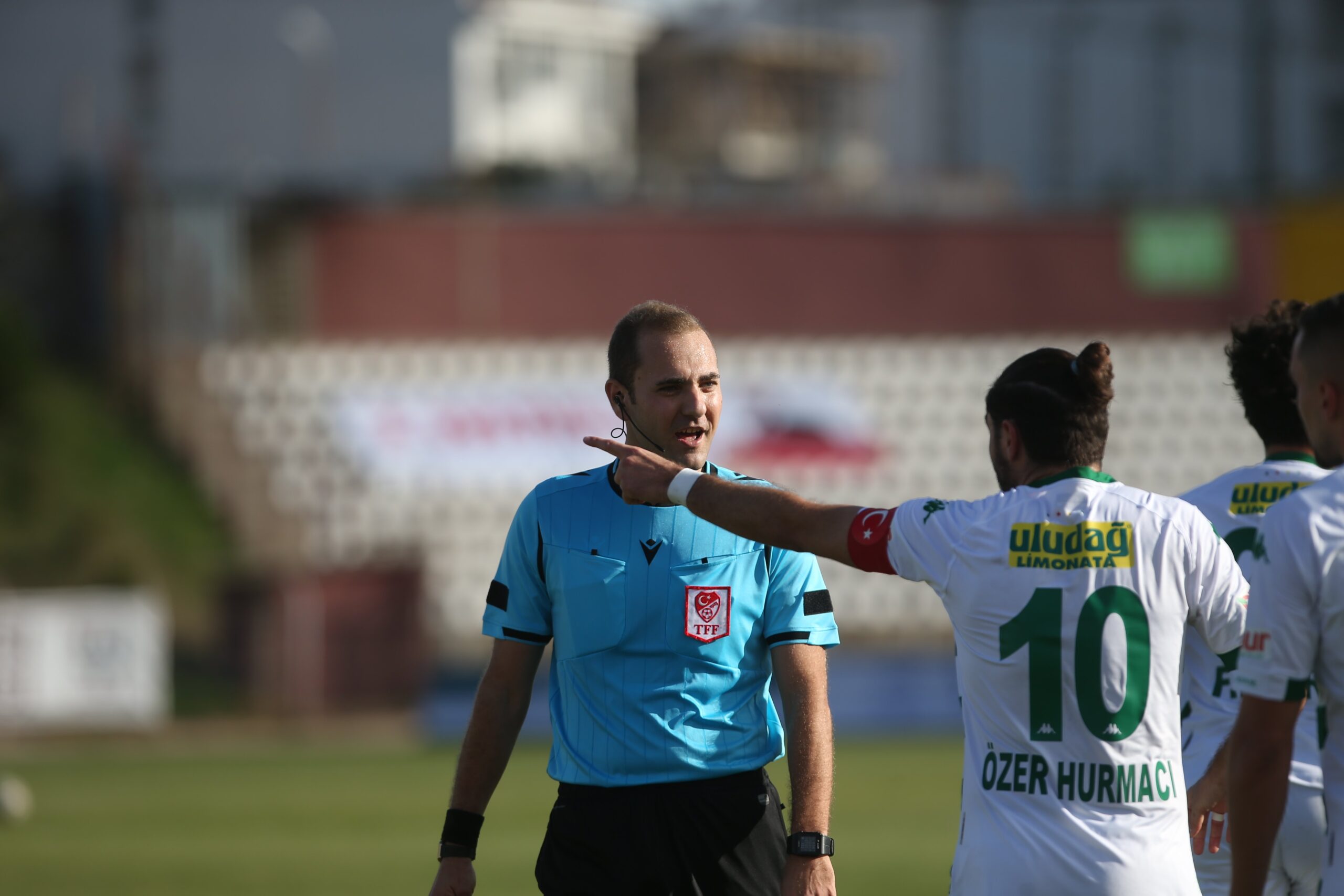 Bandırma-Bursaspor maçının hakeminden hayret edici sözler; “Penaltıyı avantaja bıraktım” Bandırma-Bursaspor maçının hakeminden hayret edici sözler; “Penaltıyı avantaja bıraktım”