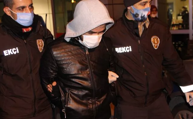 Kaçarak evlendiği 4 aylık eşinin boğazını kesti Kaçarak evlendiği 4 aylık eşinin boğazını kesti