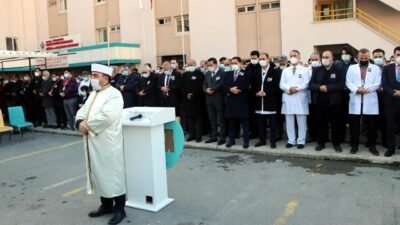 Bir doktor daha virüse yenik düştü