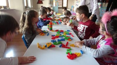 Bursa’da anaokulu ve kreşler için son ders zili çaldı, çalışan veliler kara kara düşünüyor