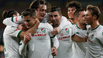 Kupada Timsah mucizesi! Bu gençlere şapka çıkartılır…